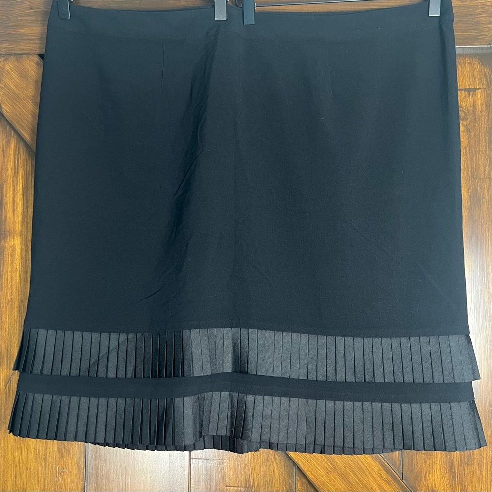 Lane Bryant Women's 24 Straight Skirt With‎ Pleated Ruffle Hem
